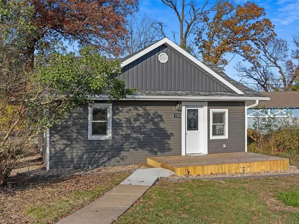 3320 Westwood Dr NW, Cedar Rapids, IA 52405