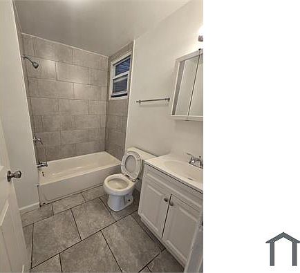 5th image of 428 S 17th St #1