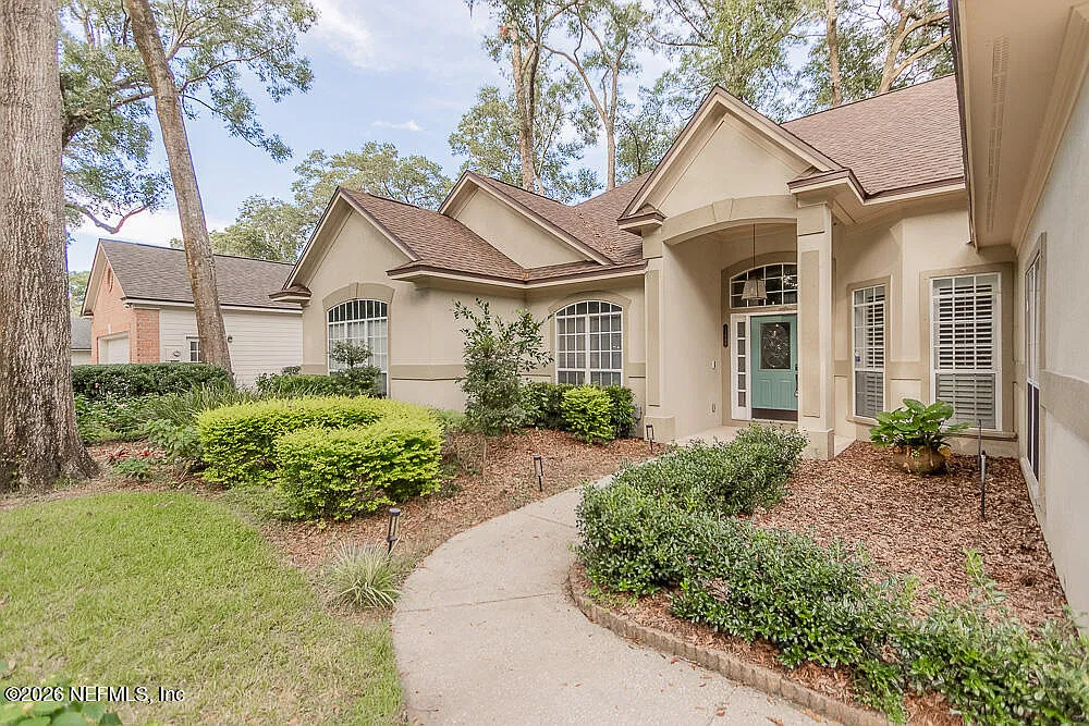 3 bed, 2.5 bath, 2499 sqft, $2,750 — Photo 2
