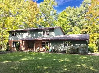 6043 E Valleyview Ct, Mentor, OH 44060