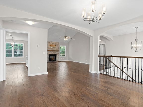 4th image of 396 Wingfield Dr
