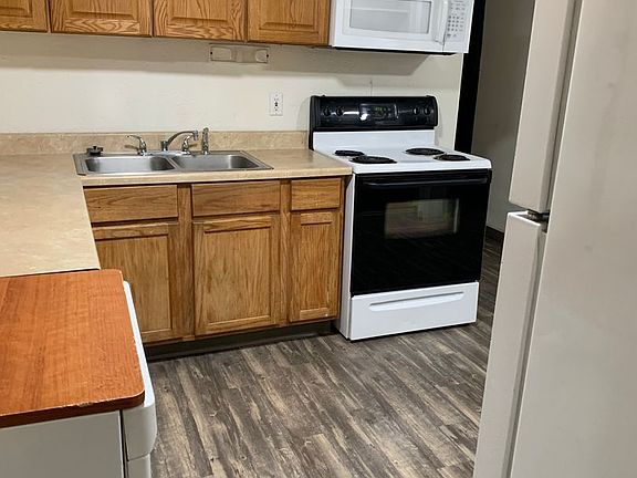 3rd image of 1544 9th Ave Unit C