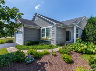 16140 Seneca Lake Cir, Crest Hill, IL 60403