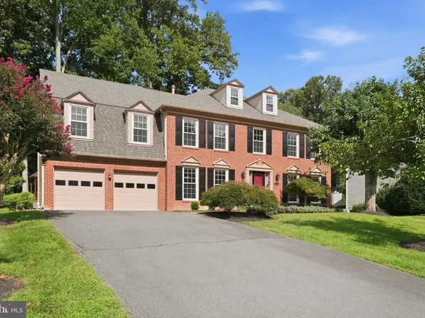 5381 Ashleigh Rd, Fairfax, VA 22030
