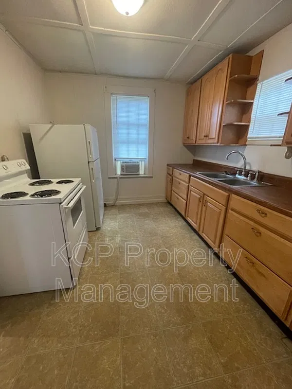 1 bed, 1.0 bath, 900 sqft, $600 — Photo 2