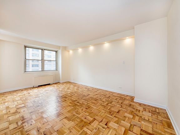 3rd image of 300 E 40th St APT 10T