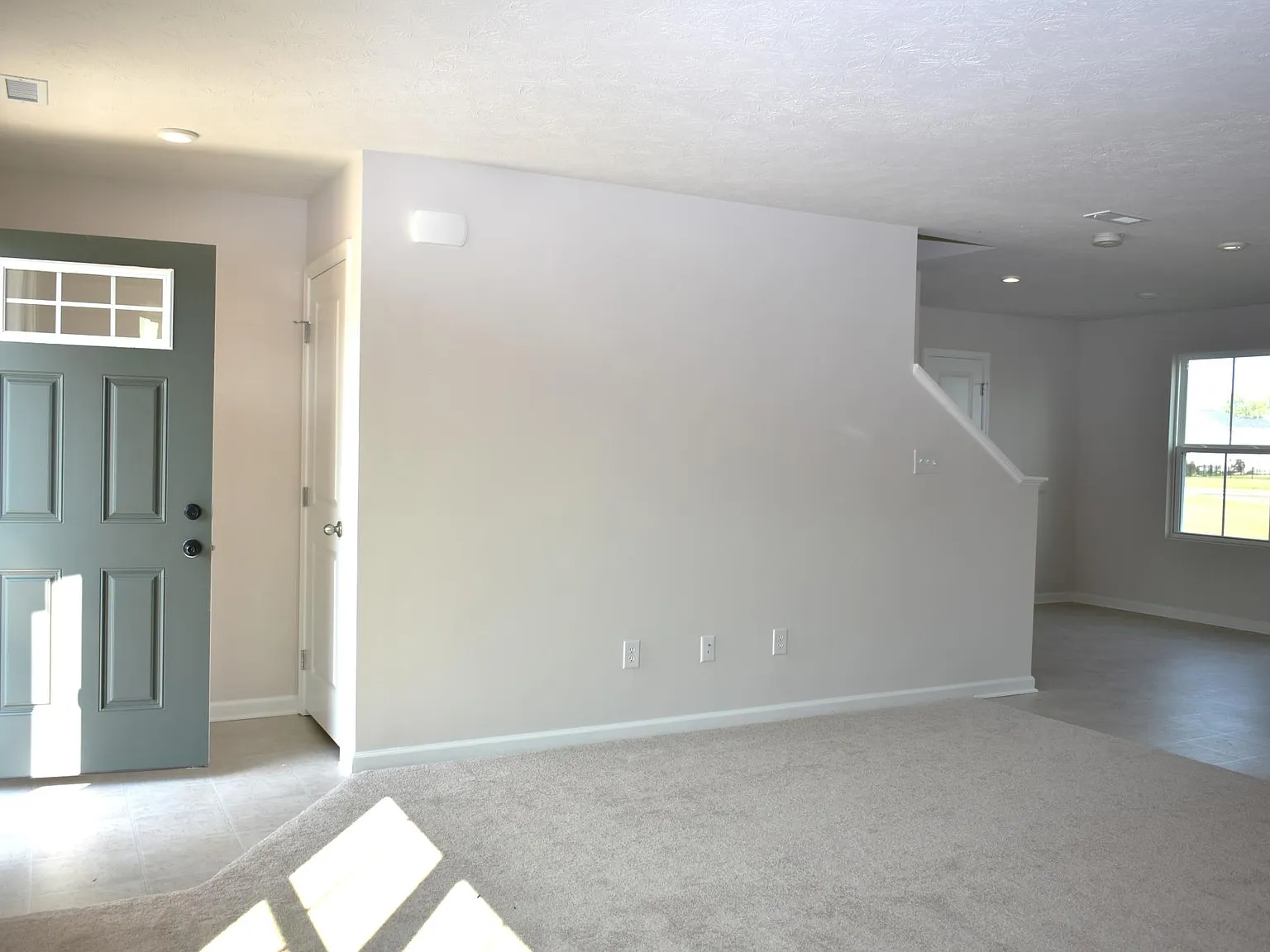 4 bed, 2.5 bath, 1923 sqft, $2,300 — Photo 4