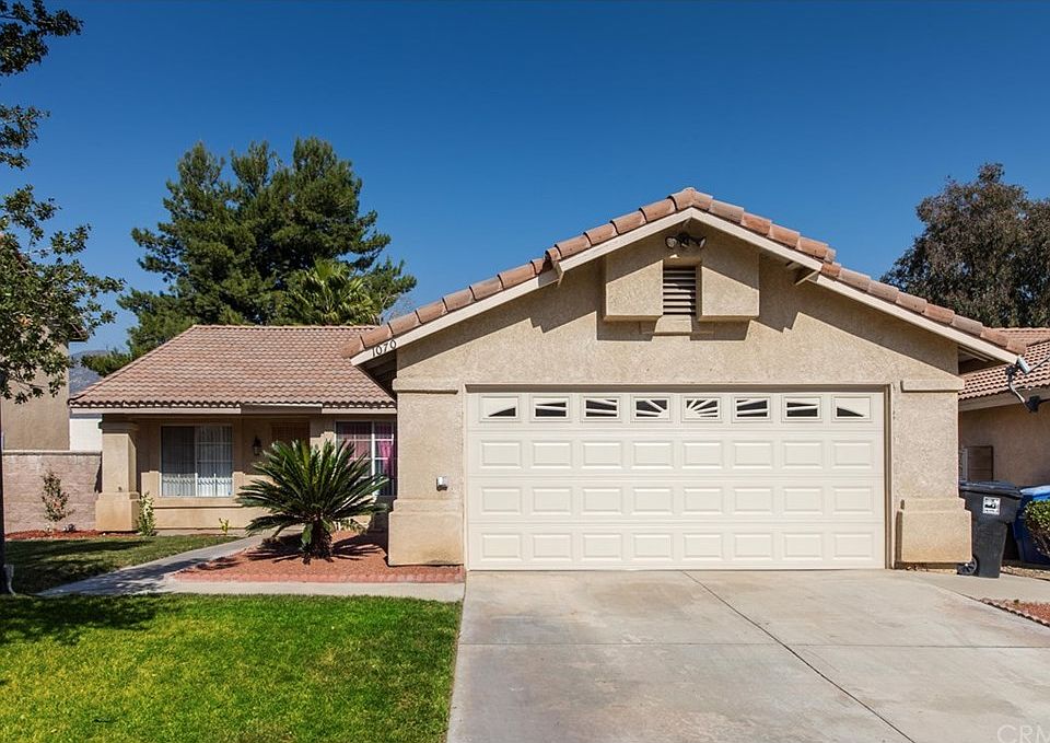 1st image of 1070 W Sierra View St