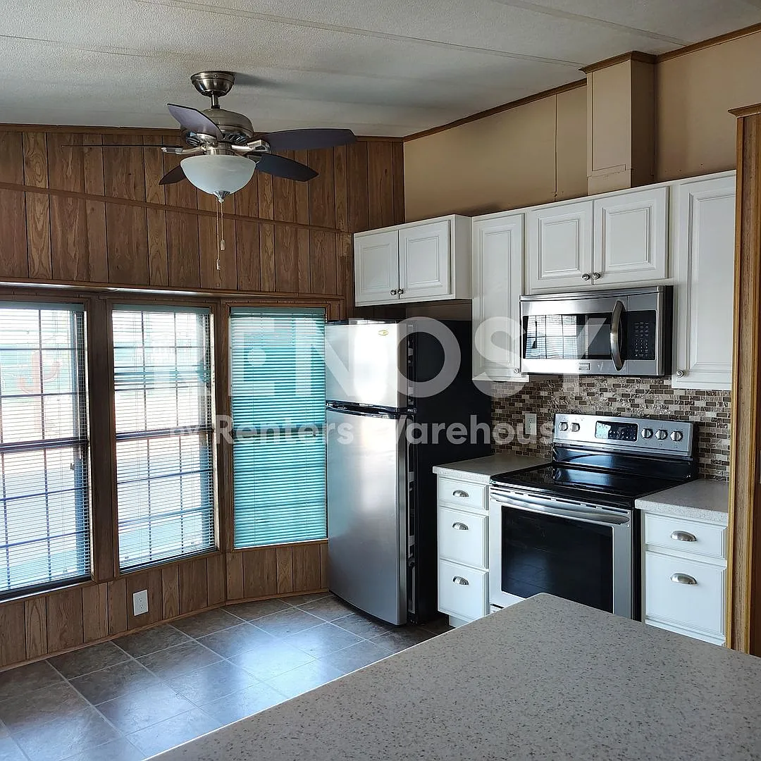 Ideal 1 Br 1 Ba Gated Resort Home Age 55+ Near Recker and Loop 202 in Mesa — Photo 4
