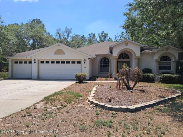 9183 Nightingale Rd, Weeki Wachee, FL 34613