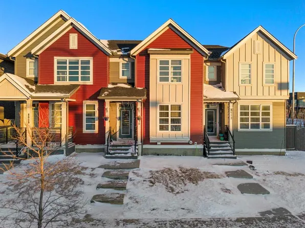 8916 NW 46th St NE, Calgary, AB T3J 0X6