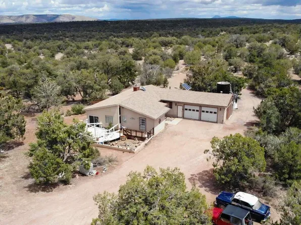 55409 N MADRE Circle, Seligman, AZ 86337