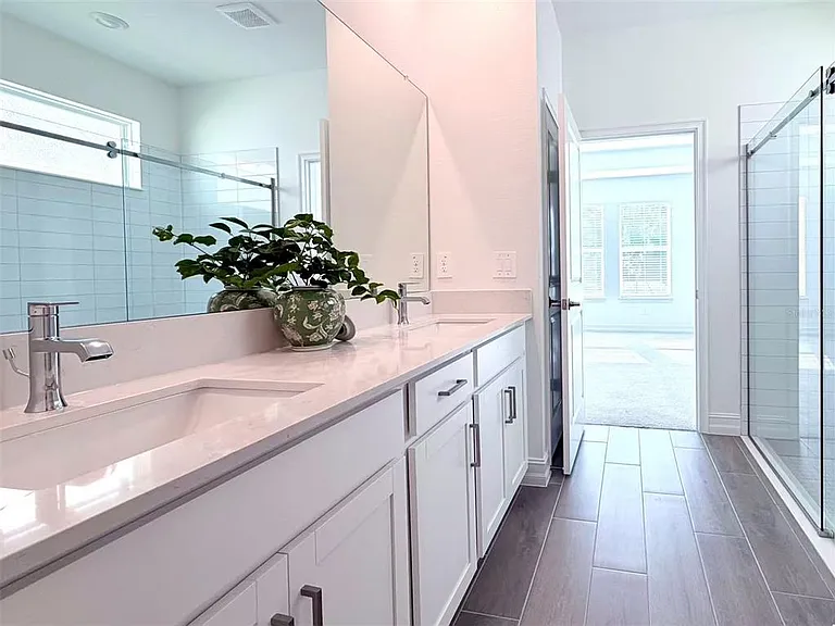 1307 Broward Dr — Photo 20