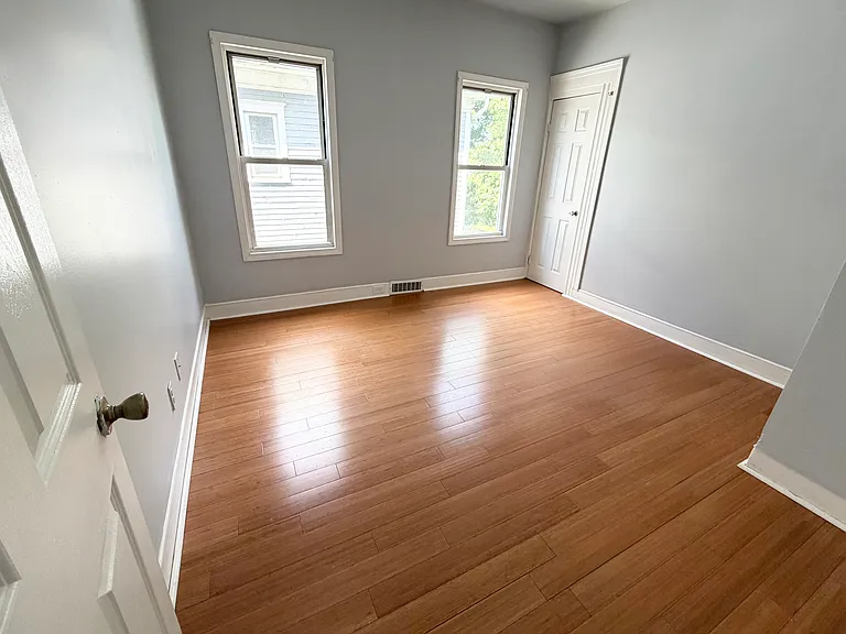 79 Park Ter #2 — Photo 3