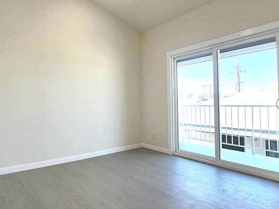4th image of 1617 E 6th St APT 303