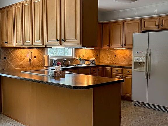 2nd image of 8256 Ballard Rd