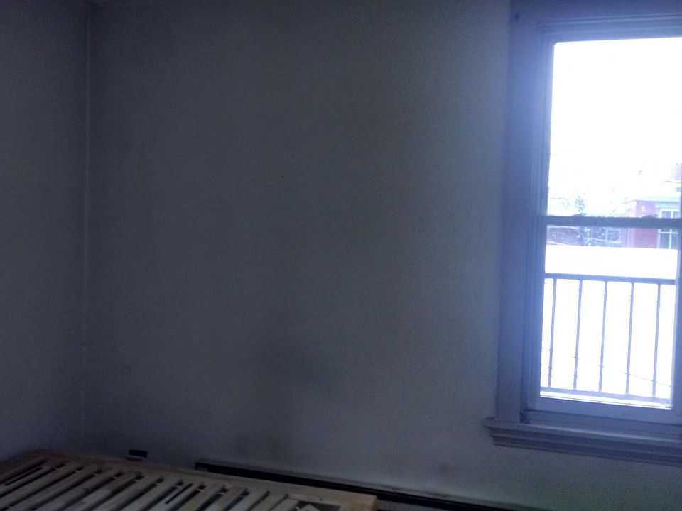 2nd image of 1306 Buena Vista St APT 2B
