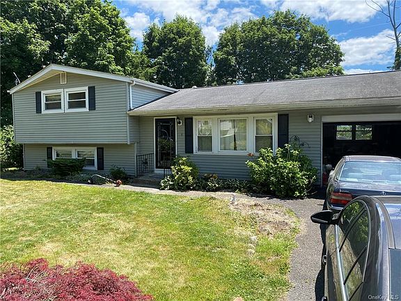 2nd image of 9 Cathy Dr