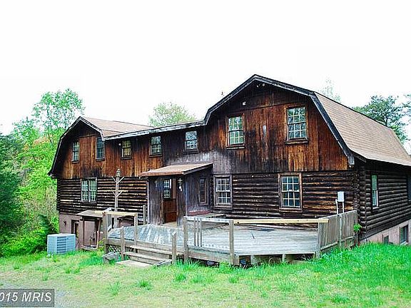 2nd image of 44 Old Fort Ln
