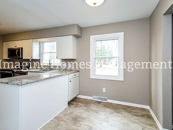 5th image of 8594 Hinckley Cir