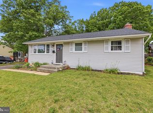 16 Valley Dr, Clementon, NJ 08021