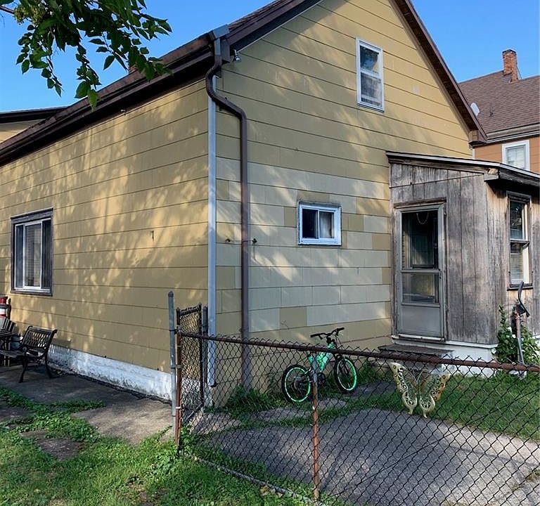 2nd image of 667 Fulton St