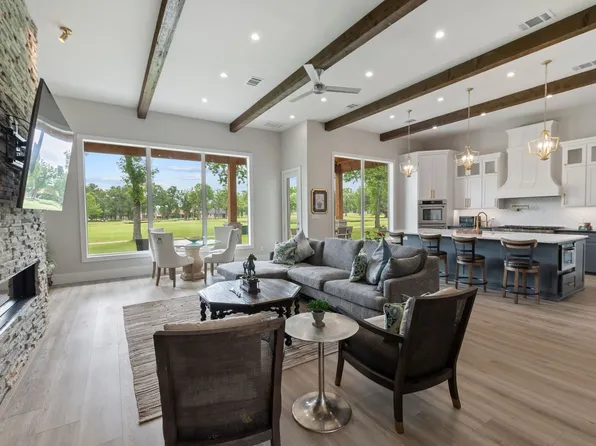 341 Saint Andrews Dr, Mabank, TX 75156