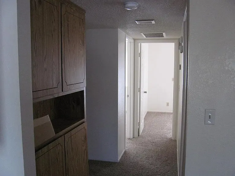 907 Princeton Pl — Photo 9