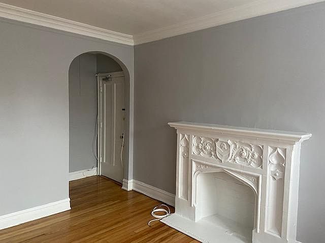 1st image of 932 Judson Ave APT 3S