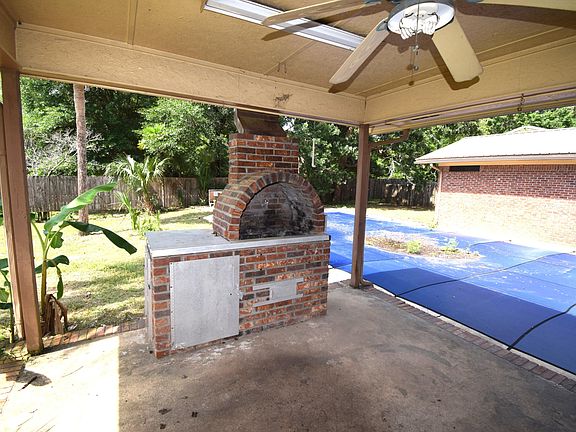 3rd image of 6047 Eden Sq