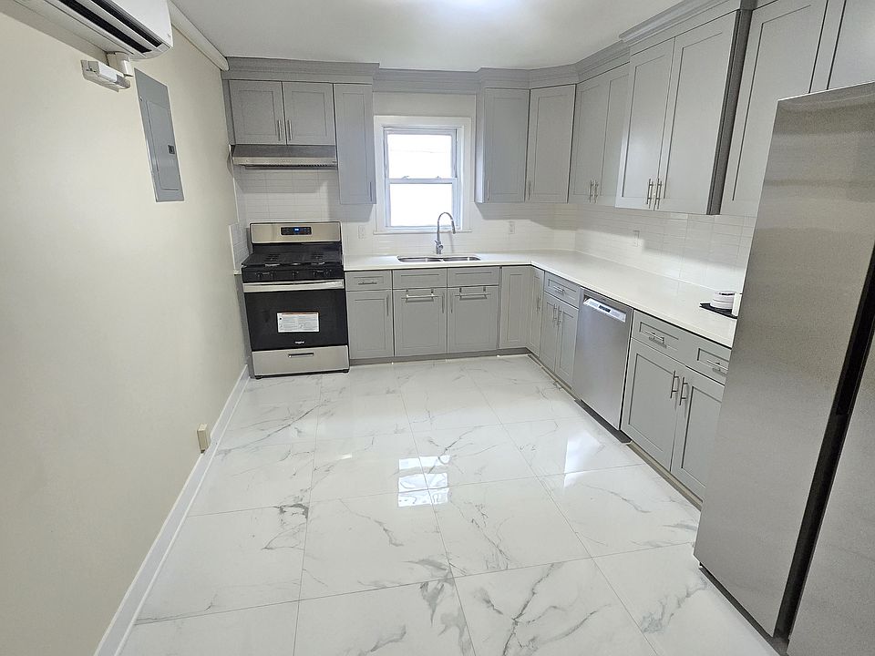 1st image of 481 McLean Ave Floor 2