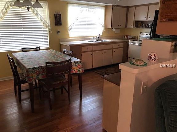 4th image of 205 S Mercury Ave
