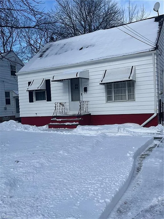 25451 Zeman Ave photo 1