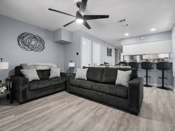 105 Maple St, Arlington, TX
