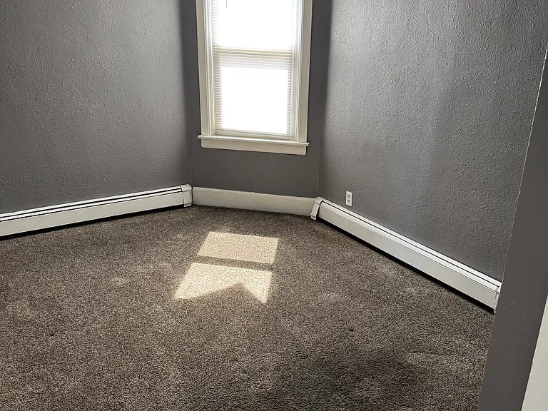 1638 Saemann Ave — Photo 8