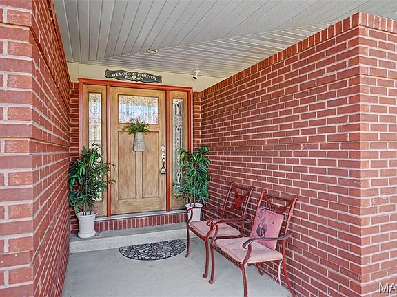 3rd image of 612 Ray Henry Way
