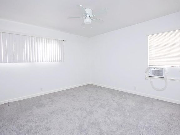 4th image of 5852 Woodman Ave