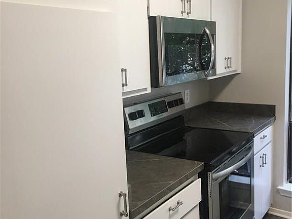 5th image of 2612 San Pedro St APT 213