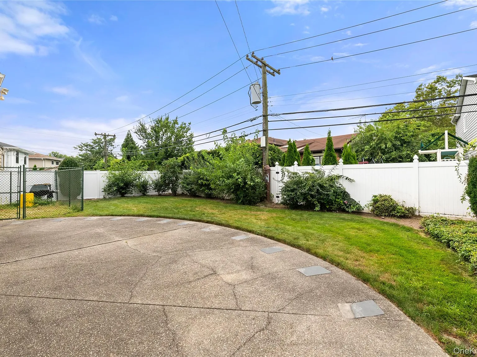 4 bed, 3.0 bath, 2471 sqft, $6,500 — Photo 2