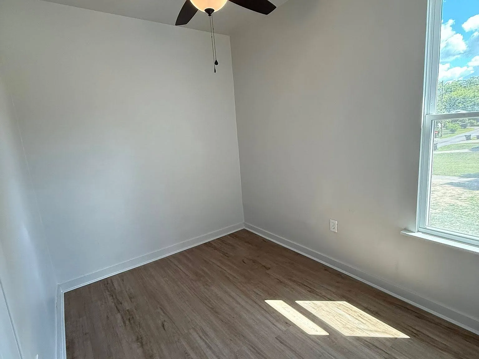 154 Luck Avenue - 1/2 — Photo 4