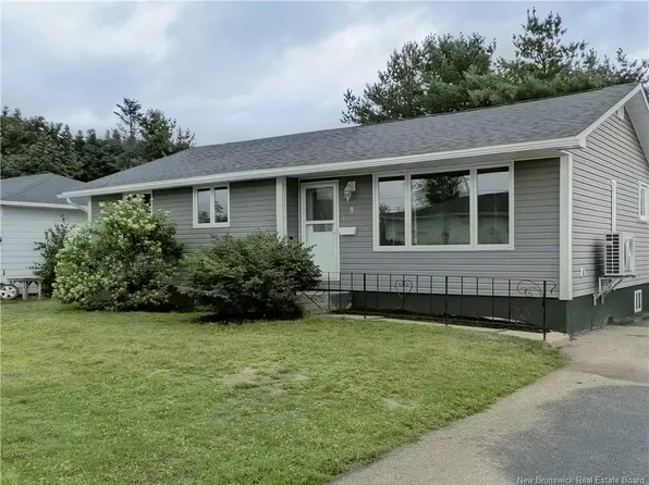 8 Bramalea Ave, Miramichi, NB E1N 3B6