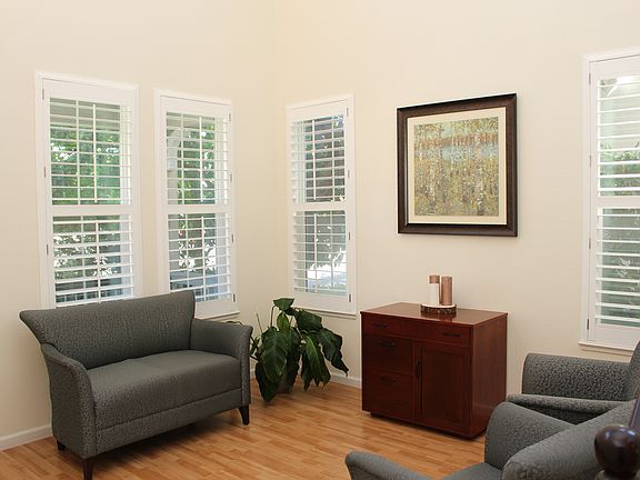 2nd image of 190 Mahonia Cir