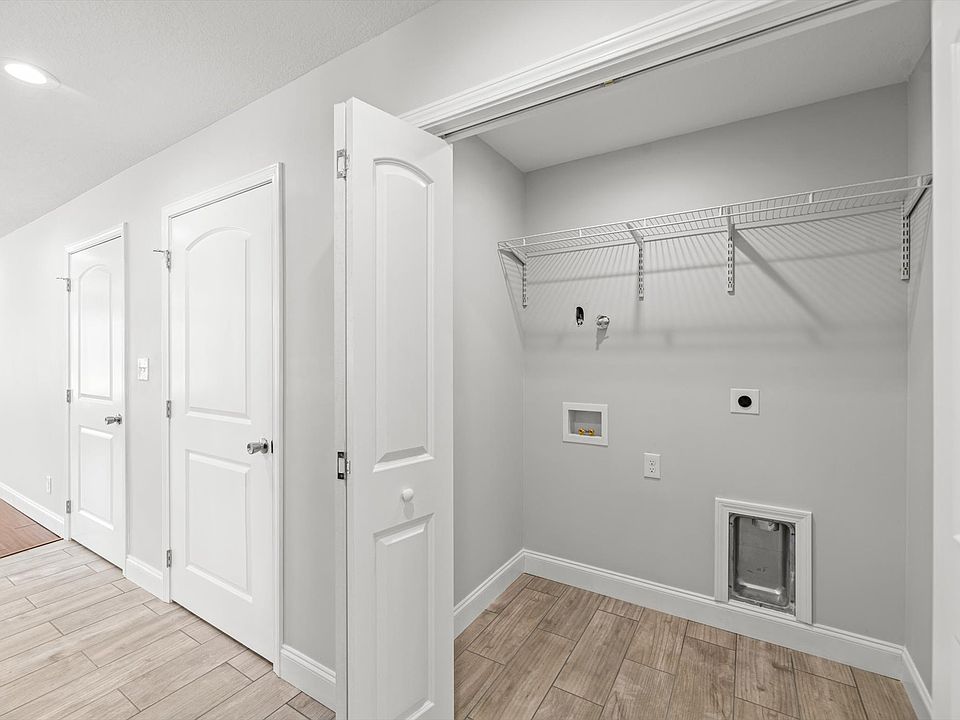 1st image of 621 Lord Ave