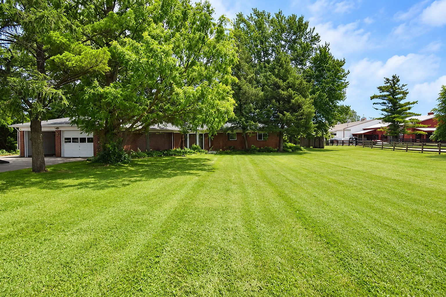 3 bed, 2122 sqft, $2,995 — Photo 1