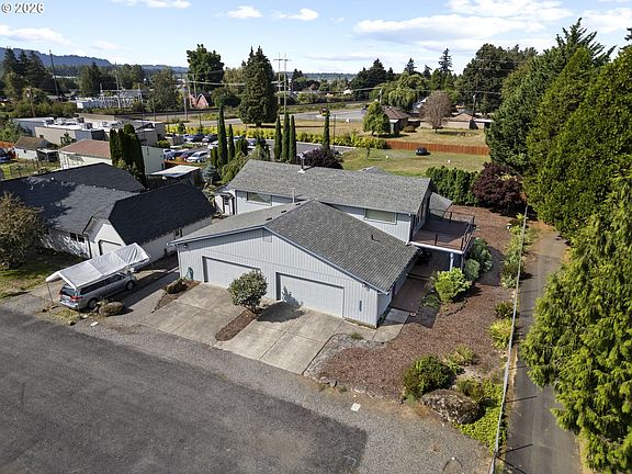 5th image of 327 36th St