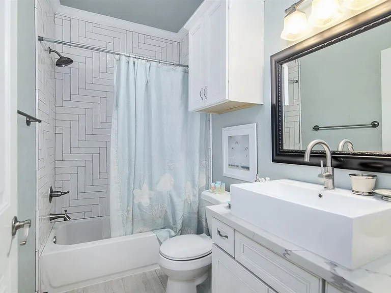 986 Bahama Dr — Photo 23
