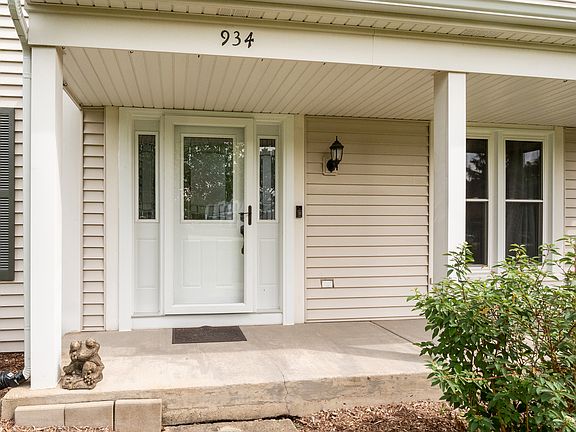 4th image of 934 Appaloosa Ct
