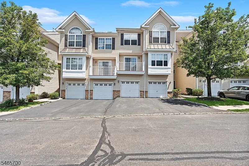 2 bed, 2.5 bath, $3,500 — Photo 2