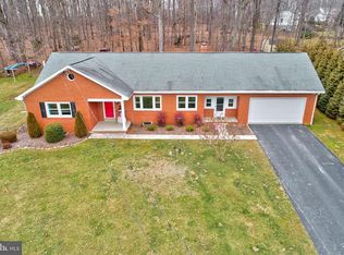 6187 Hoff Rd, Spring Grove, PA 17362