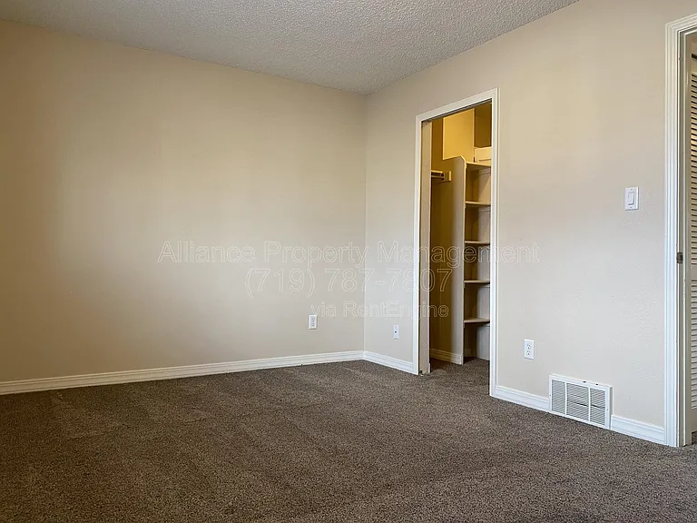 2486 Astrozon Cir — Photo 18